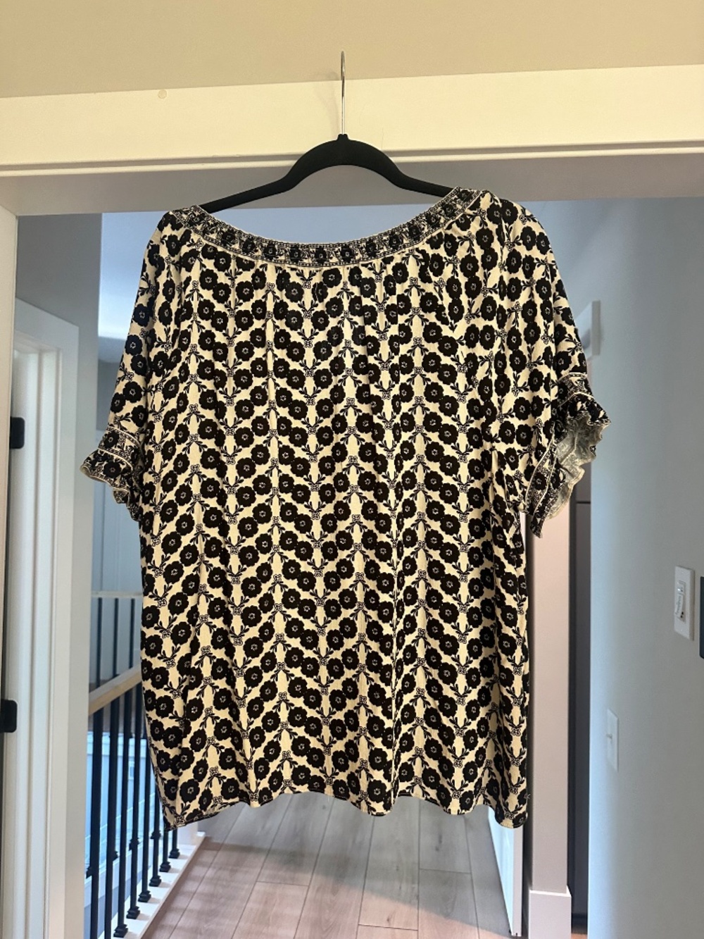 Max Studio Black and White Short Sleeve Top 1X - Picture 3 of 3